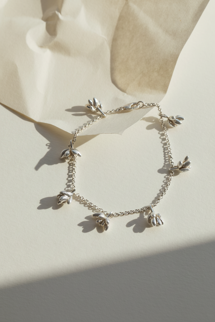 Pulsera flat lay plata brillante